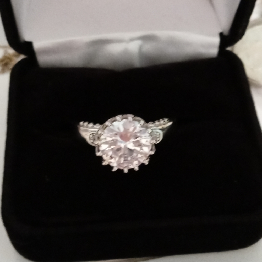 SIZE 10 RING